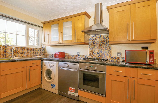 27 PATCHDEAN, pet friendly, with a garden in Hove