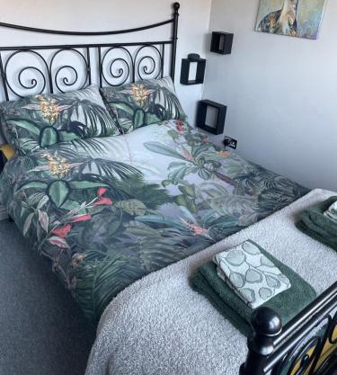 27 The Limes Room 1