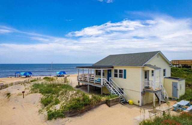 270 - Well-kept Dog-Friendly Nags Head Ocean-Front with Ocean-Facing Deck!