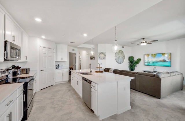 2913 Babcock National Condo