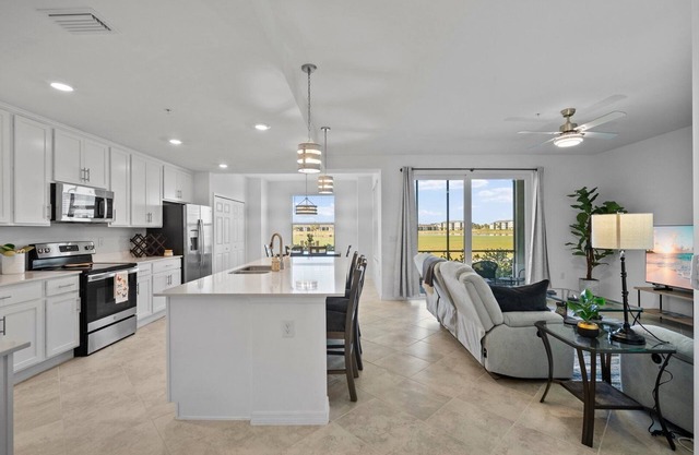 2914 Babcock National Condo