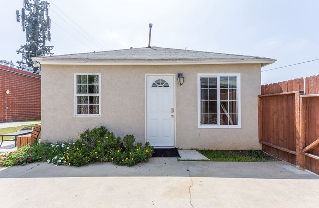 2-Bedroom Guesthouse w/ Private Parking | 20 min by Disneyland, Knott's, & Biola