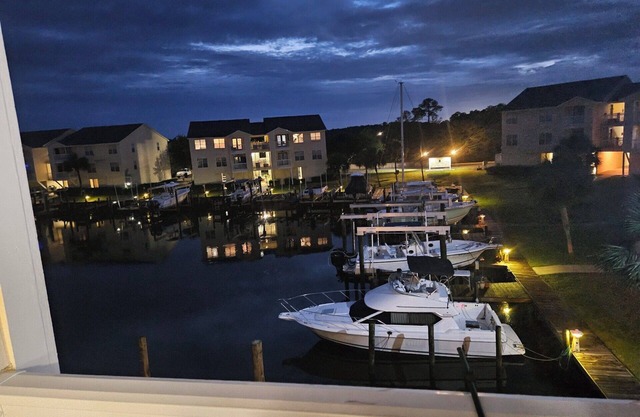 2BD/2 BR Water Front Condo ... Haven in the springs
