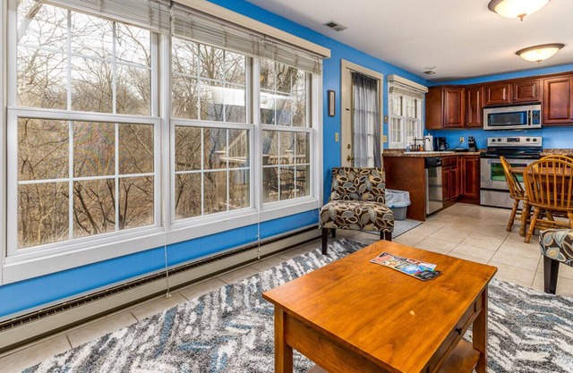 2BD/2BA Cottage w/ Clubhouse access including pools, spa, game room. W/D in unit