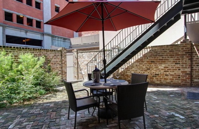 2bd, 2ba Historic District et River Street-Walk to Everything!