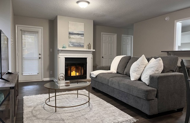 2BD-2BA Mid-City Condo