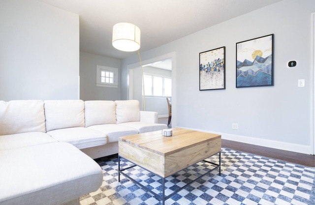 2Bd/2Bth King Beds, Patio, Yard, Walk to Trail, Safe & Quiet, Newly Furnished
