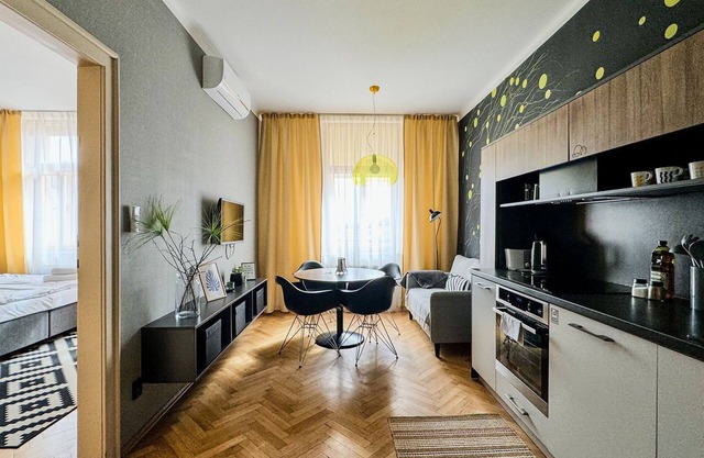 ***2BD Downtown*** Newly renovated apartment