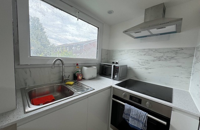 Newly Refurbished 2BD Flat, Close to ExCel London