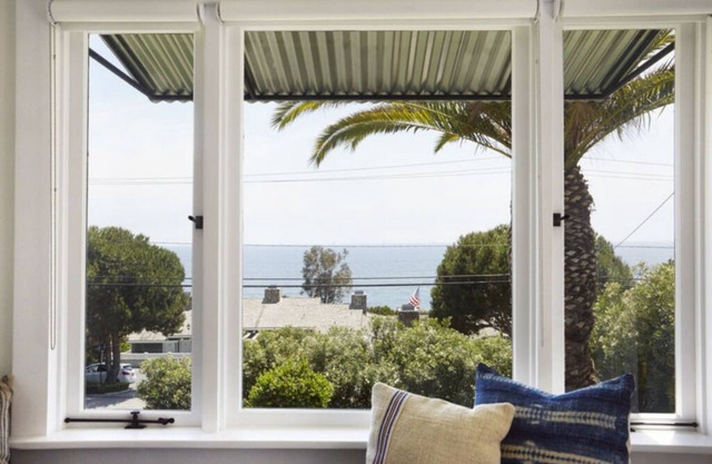 2Bd Ocean View Apartment - Surf at The Lazy Hummingbird