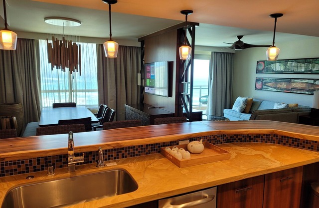 2BD Penthouse Grand Islander Hilton Hawaiian Village