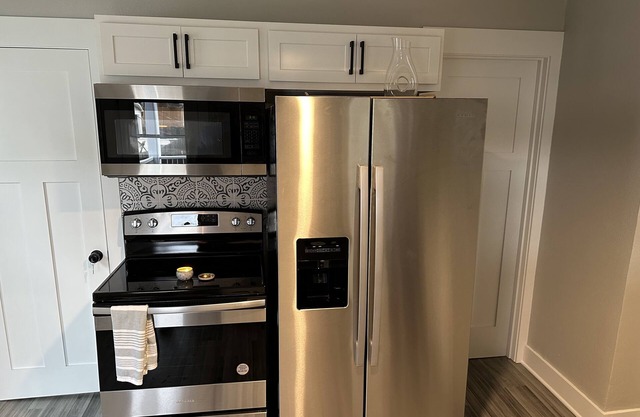 2bed-1bath, close to WI State Fair & Downtown Milwaukee