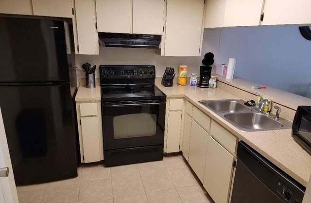 2Bed 2Bth, Near SEU, Minutes from Disneyland