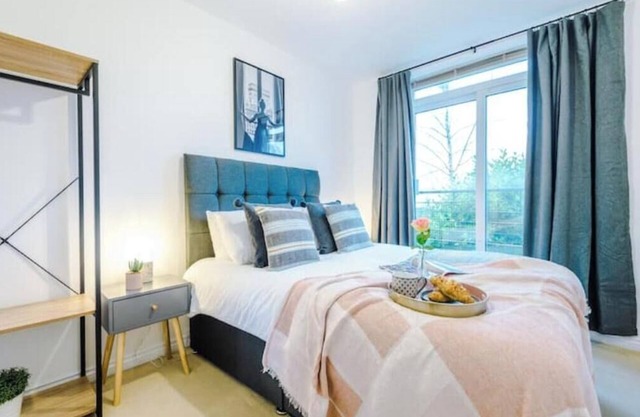 2Bed Oasis: Free Parking & Netflix, Near Centre