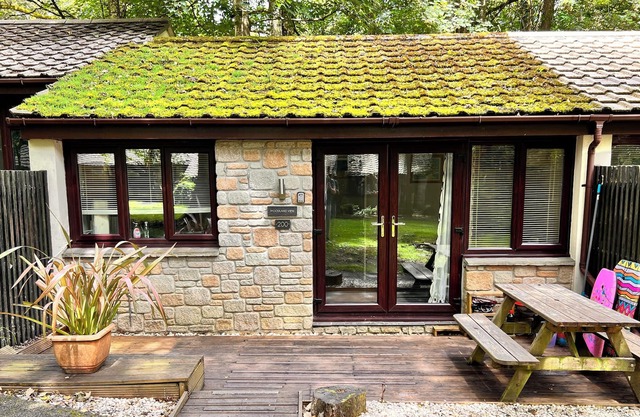 Chalet de style bungalow en granit de 2 chambres situé à environ 5 km de la ville de St Ives