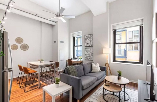 City Club - Unit 431 · Gym + Pool + King Bed - CBD, OTR, Stadium #12