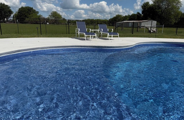 Brand New Guest Suite! 2BR, 1BA. Hot Tub Year Round, Seasonal Heated Pool!