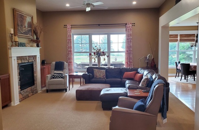 2BR / 2. 5BA Resort Accueil | Golf, natation, jouer dans le nord du Michigan. Des vues spectaculaires
