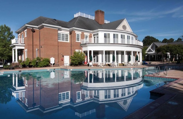 2BR / 2 salles de bain à proximité des jardins BUSCH et WILLIAMSBURG COLONIAL