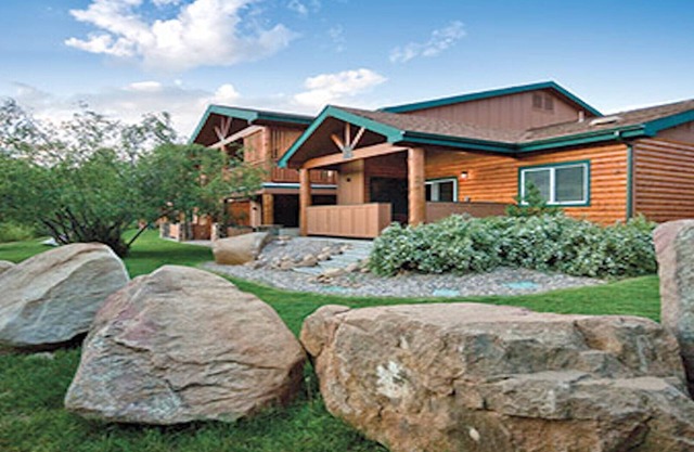 Condo 2BR / 2BA River Front Resort à Estes Park 7 / 25-8 / 2/2020 (6 personnes)