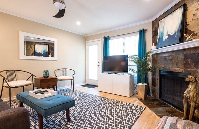 2BR / 2BA w / piscine près du centre-ville, à pied de tout sur le Congrès du Sud