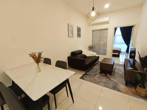 2BR 4px 1carpark nextflix