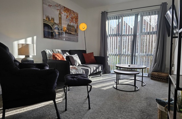 2BR Apt | Etihad Stadium | City Access | Sleeps 6