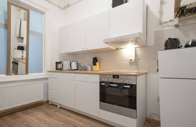 2BR Apt Near Stadthalle
