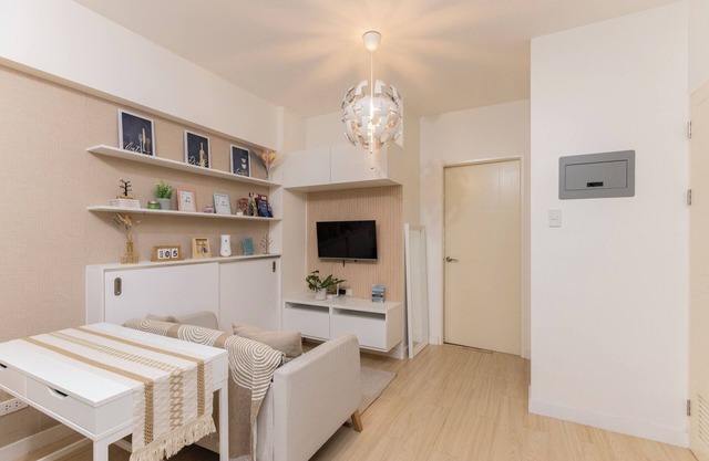 2BR Condo + Balcony & WiFi @ Infina Towers near LRT