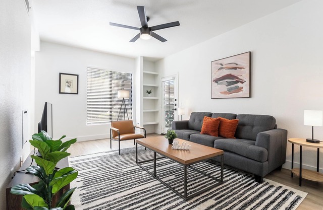 2BR CozySuites at Kierland Commons with pool #04