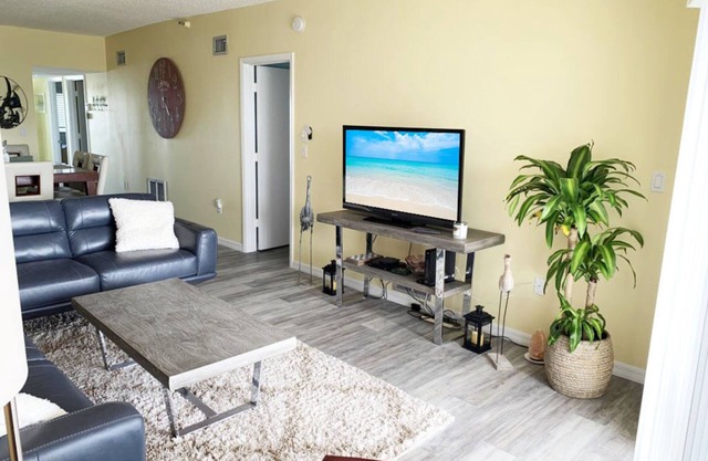 Englewood Beach Place 2 bed/2 ba Condo GCV1-036