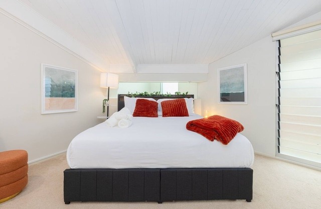 2BR Heritage Near River, CBD, Pool + 2 Carparks