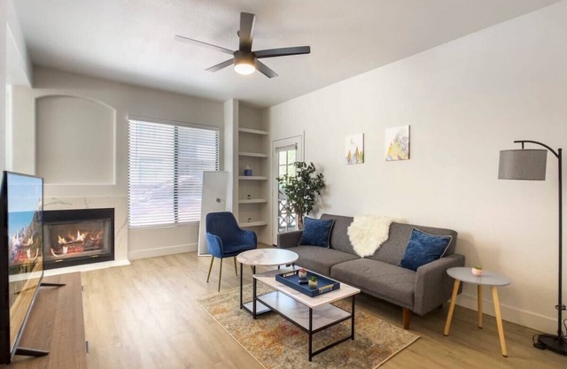 2BR Kierland Commons Golf Oasis by CozySuites!
