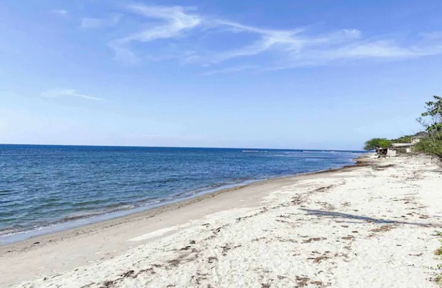 2BR Laid Back Apartment, Near Beach
