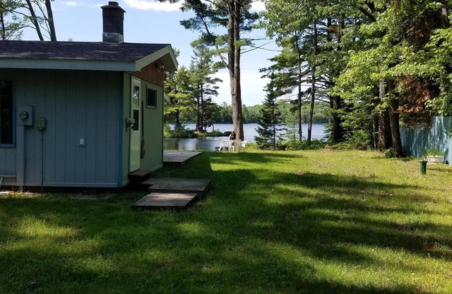 Escape to Sandy Hollow Lakefront Maison de vacances
