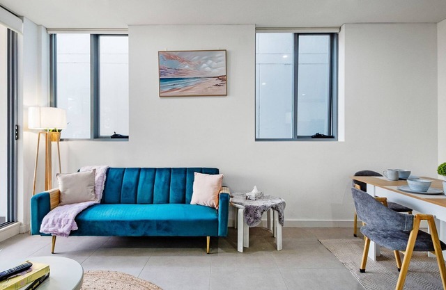 2BR Mascot Apartment near Airport & CBD