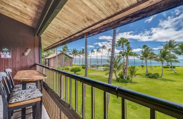 2BR Ocean Views W/Large Lanai - Molokai Shores