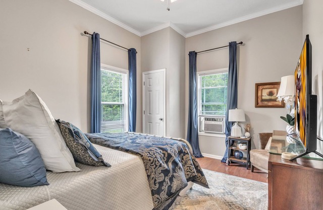 2BR Retreat | Relax with Sauna & Hot Tub