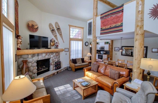 2BR w/ Loft - Fireplace, BBQ, Horseshoe Pit, Swing