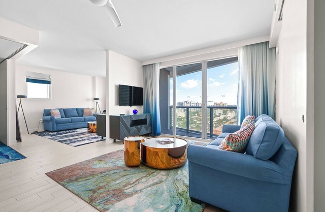 New Listing Discounts! Family Friendly 2BR W Residence, Double Living Room
