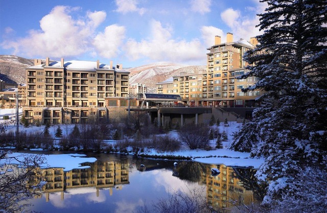 2BR with kitchen at Resort Hotel steps to the Beaver Creek Gondola.