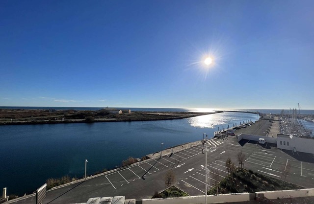 T3 avec terrasse, parking et vue mer pour 6 à Valras-Plage