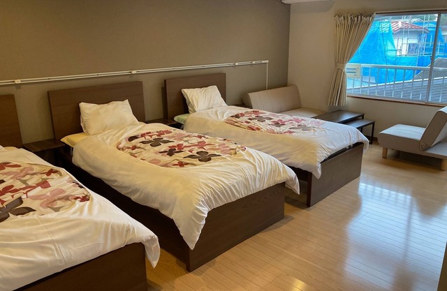2F Westernstyle room 2 Small staircase ant roo / Minamitsuru-gun Yamanashi