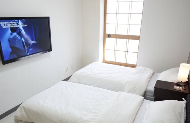 2 km de la gare de Nagoya Tsukasa à 15 minutes / Station Sasashima Live à 7 minutes / Parking Wi-Fi gratuit / Trois personnes possible / Confortable 2 chambres à coucher