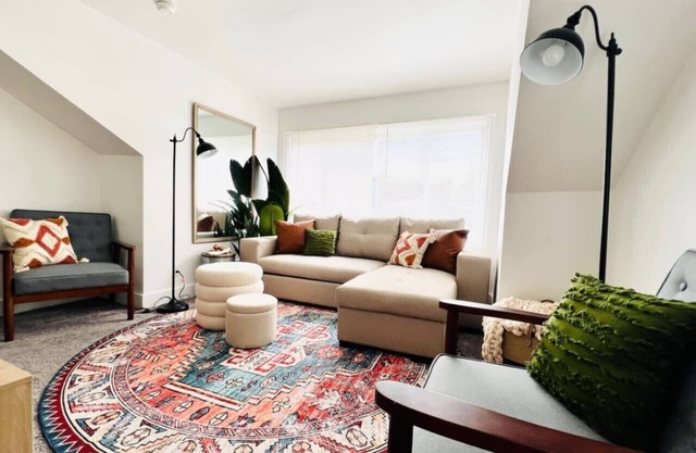2nd Floor Bungalow in Greensburg