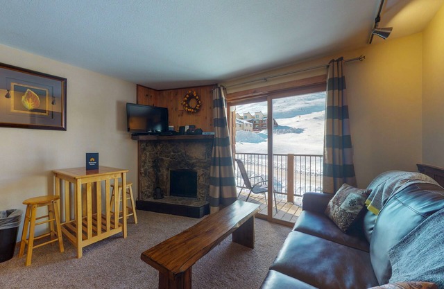 Vue sur la montagne condo w / piscine commune / bain à remous / sauna - à pied des ascenseurs