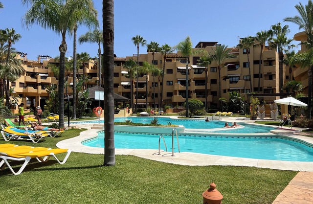 Appartement de luxe en bord de mer avec bain à remous - 3 terrasses ensoleillées, wifi et barbecue à gaz