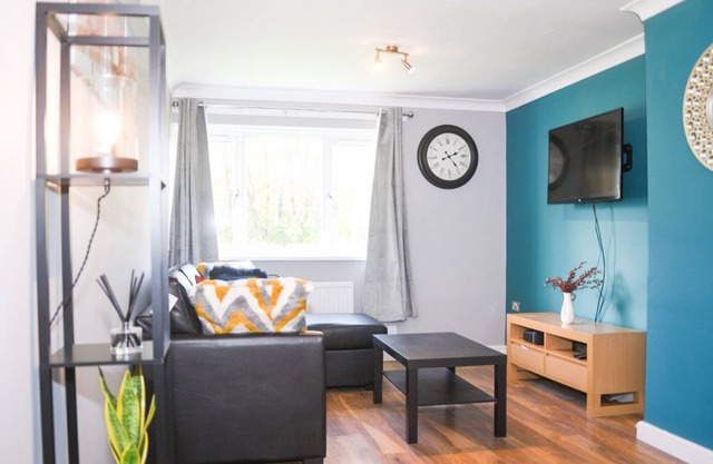 2ndHomeStays-Willenhall -A Charming 3-Bedroom Home in West Midlands