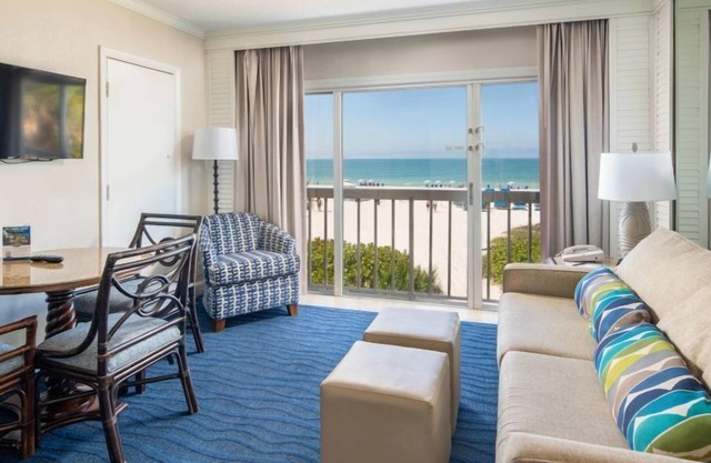 2x Gulf Front View Villa w/ Balcony 2 Double Beds at Island Grand at TradeWinds