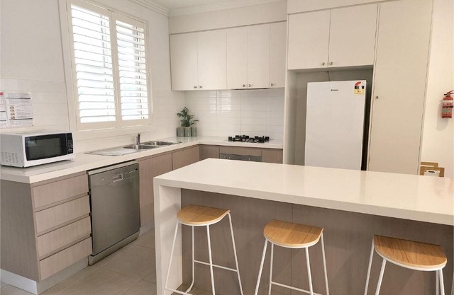 3 186 West St Umina